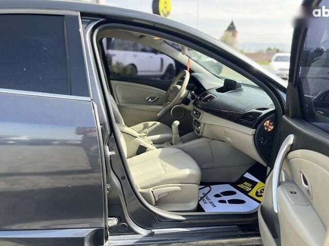 Рено Флюенс, объемом двигателя 1.6 л и пробегом 144 тыс. км за 6500 $, фото 21 на Automoto.ua