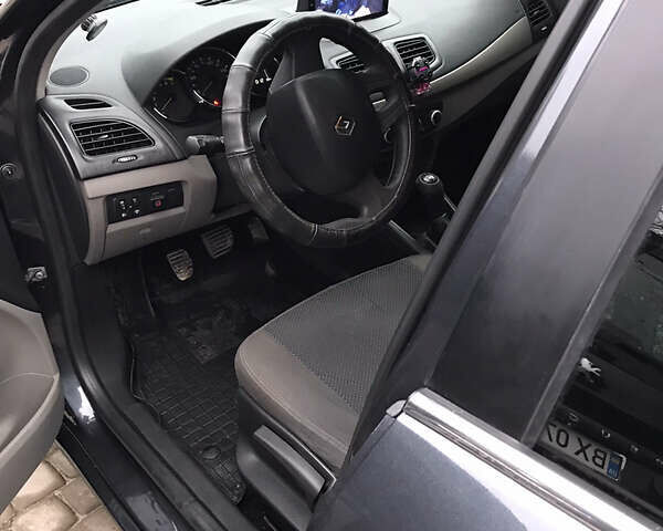 Рено Флюенс, объемом двигателя 1.6 л и пробегом 290 тыс. км за 5400 $, фото 4 на Automoto.ua