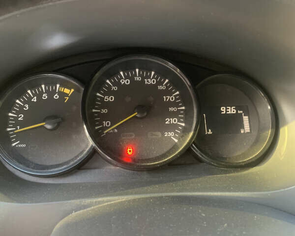 Рено Флюенс, объемом двигателя 1.6 л и пробегом 167 тыс. км за 6800 $, фото 7 на Automoto.ua