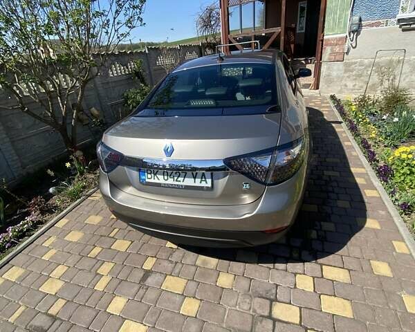Рено Флюенс, объемом двигателя 0 л и пробегом 70 тыс. км за 6900 $, фото 19 на Automoto.ua