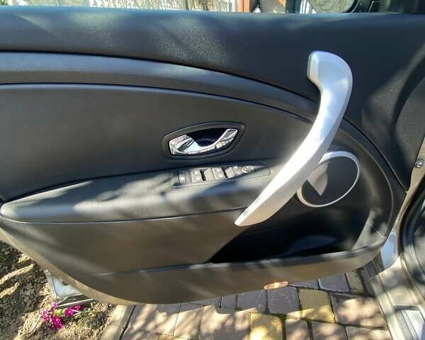 Рено Флюенс, объемом двигателя 0 л и пробегом 70 тыс. км за 6900 $, фото 6 на Automoto.ua