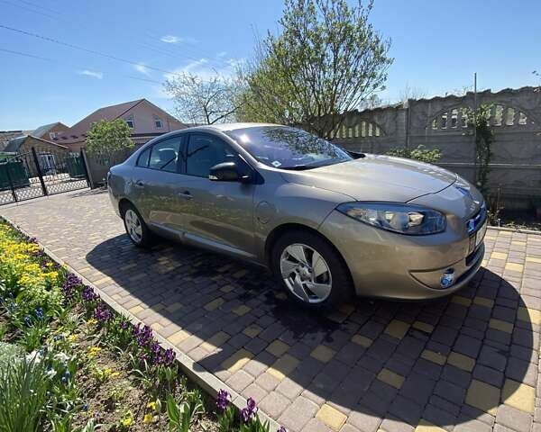 Рено Флюенс, объемом двигателя 0 л и пробегом 70 тыс. км за 6900 $, фото 16 на Automoto.ua