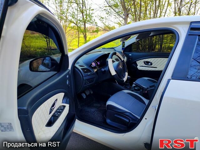 Рено Флюенс, об'ємом двигуна 1.5 л та пробігом 132 тис. км за 8999 $, фото 5 на Automoto.ua