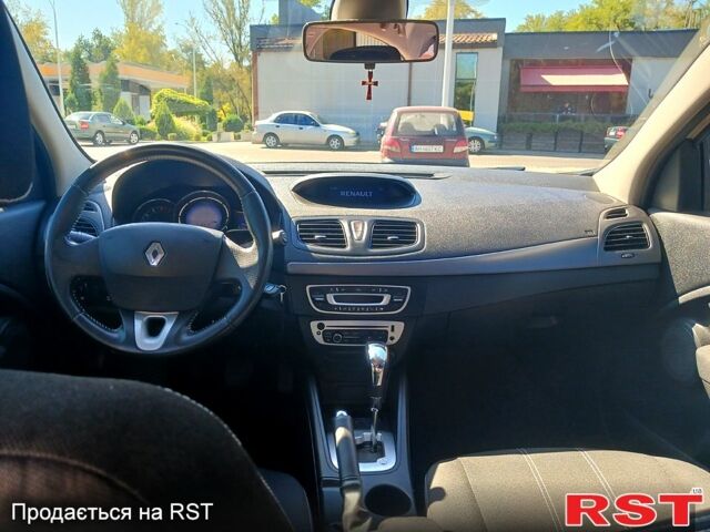 Рено Флюенс, об'ємом двигуна 2 л та пробігом 125 тис. км за 8000 $, фото 8 на Automoto.ua