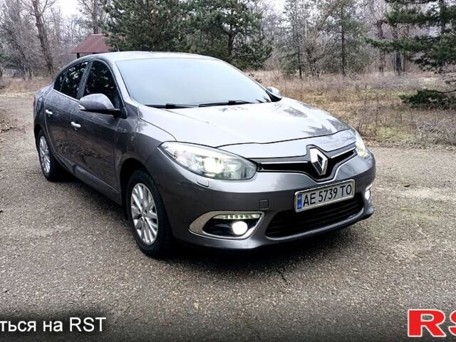 Рено Флюенс, объемом двигателя 2 л и пробегом 271 тыс. км за 7750 $, фото 3 на Automoto.ua