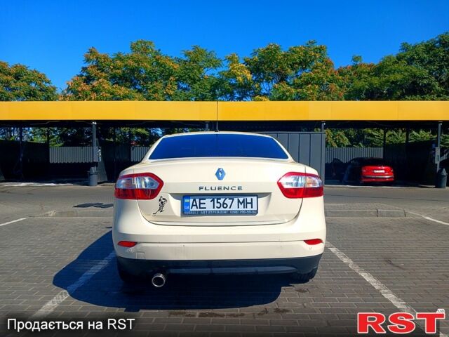Рено Флюенс, об'ємом двигуна 2 л та пробігом 125 тис. км за 8000 $, фото 3 на Automoto.ua