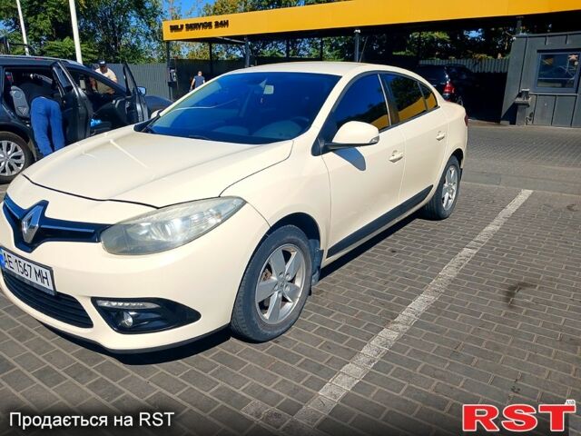 Рено Флюенс, об'ємом двигуна 2 л та пробігом 125 тис. км за 8000 $, фото 4 на Automoto.ua