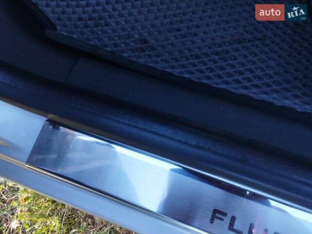 Рено Флюенс, объемом двигателя 1.46 л и пробегом 203 тыс. км за 8300 $, фото 8 на Automoto.ua