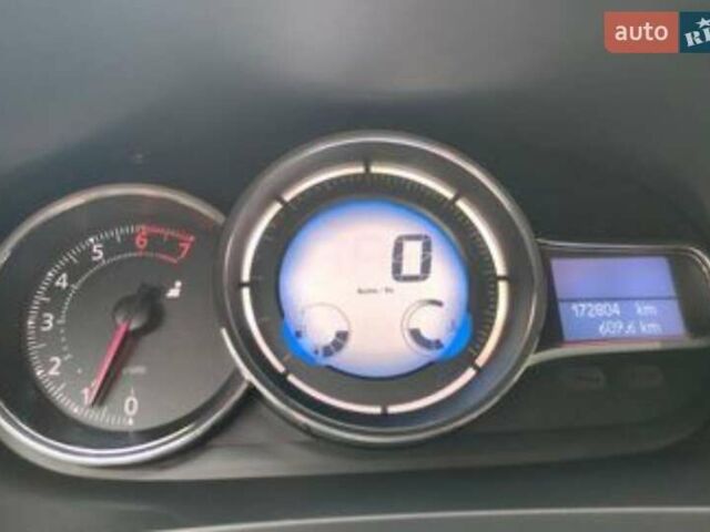 Рено Флюенс, объемом двигателя 1.6 л и пробегом 172 тыс. км за 7100 $, фото 48 на Automoto.ua