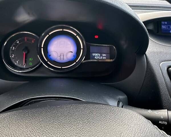 Рено Флюенс, объемом двигателя 1.46 л и пробегом 190 тыс. км за 7300 $, фото 13 на Automoto.ua