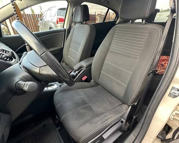 Рено Флюенс, объемом двигателя 1.46 л и пробегом 190 тыс. км за 7300 $, фото 10 на Automoto.ua