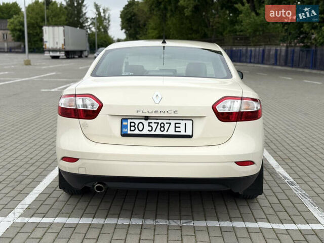Желтый Рено Флюенс, объемом двигателя 1.5 л и пробегом 114 тыс. км за 8350 $, фото 3 на Automoto.ua