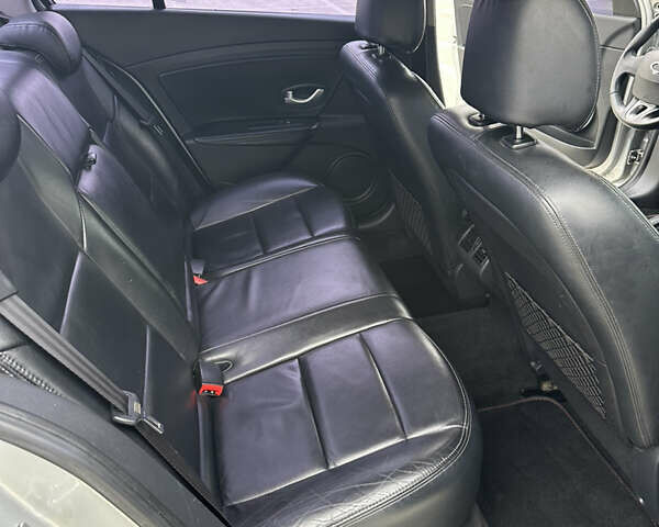 Сірий Рено Флюенс, об'ємом двигуна 1.6 л та пробігом 259 тис. км за 4500 $, фото 11 на Automoto.ua