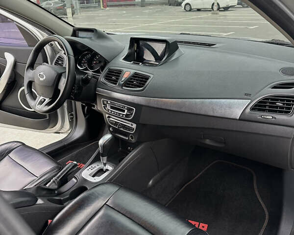 Сірий Рено Флюенс, об'ємом двигуна 1.6 л та пробігом 259 тис. км за 4500 $, фото 8 на Automoto.ua