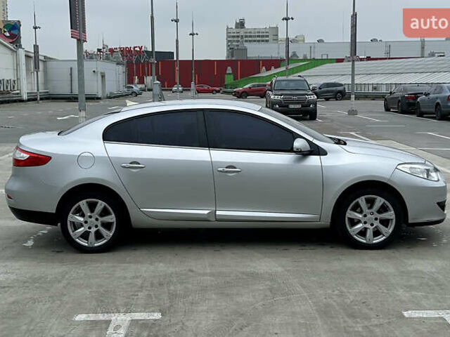 Сірий Рено Флюенс, об'ємом двигуна 1.6 л та пробігом 259 тис. км за 4500 $, фото 6 на Automoto.ua