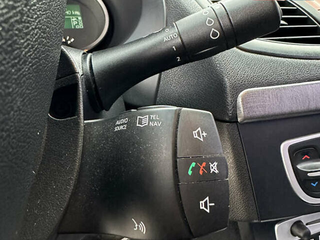 Сірий Рено Флюенс, об'ємом двигуна 1.6 л та пробігом 259 тис. км за 4500 $, фото 16 на Automoto.ua