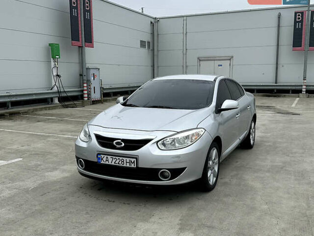 Сірий Рено Флюенс, об'ємом двигуна 1.6 л та пробігом 259 тис. км за 4500 $, фото 2 на Automoto.ua