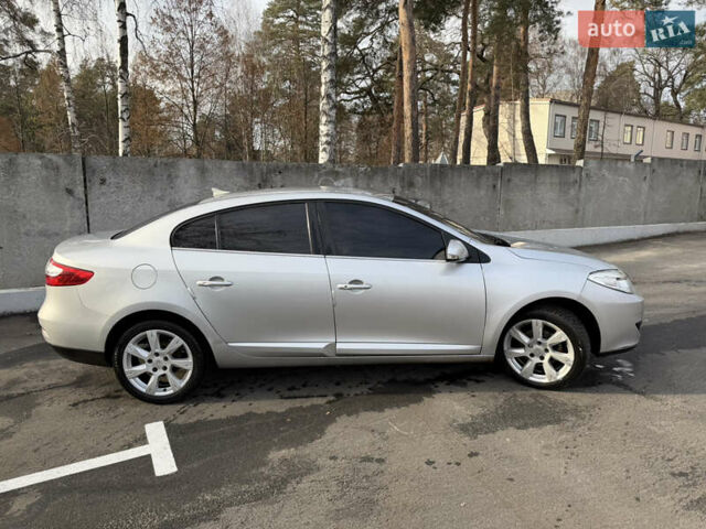 Серый Рено Флюенс, объемом двигателя 1.6 л и пробегом 258 тыс. км за 4500 $, фото 4 на Automoto.ua