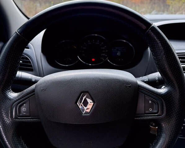 Серый Рено Флюенс, объемом двигателя 1.5 л и пробегом 212 тыс. км за 5950 $, фото 24 на Automoto.ua