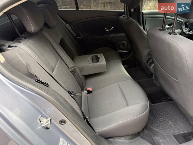 Серый Рено Флюенс, объемом двигателя 1.5 л и пробегом 212 тыс. км за 5950 $, фото 21 на Automoto.ua