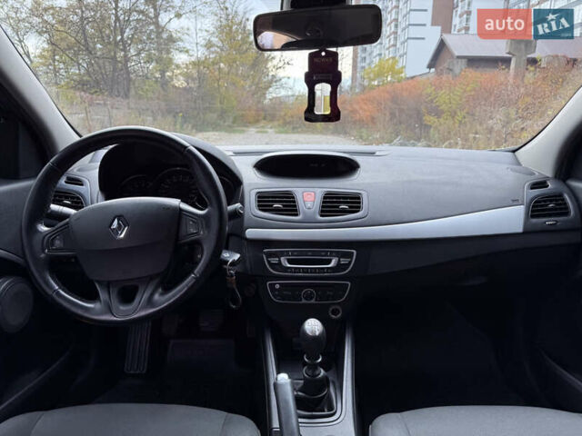 Серый Рено Флюенс, объемом двигателя 1.5 л и пробегом 212 тыс. км за 5950 $, фото 17 на Automoto.ua