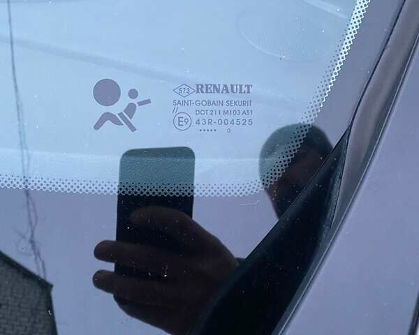 Сірий Рено Флюенс, об'ємом двигуна 2 л та пробігом 243 тис. км за 6599 $, фото 9 на Automoto.ua
