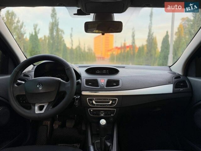 Сірий Рено Флюенс, об'ємом двигуна 1.6 л та пробігом 320 тис. км за 4200 $, фото 36 на Automoto.ua