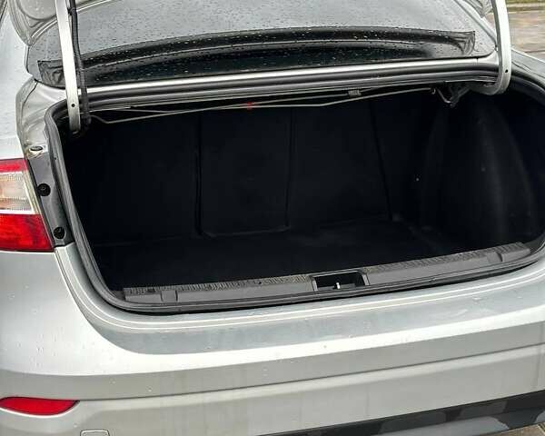 Серый Рено Флюенс, объемом двигателя 1.46 л и пробегом 195 тыс. км за 5400 $, фото 1 на Automoto.ua