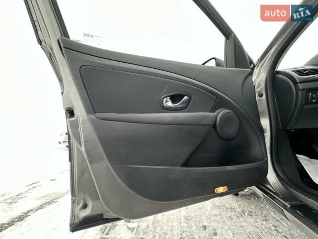 Сірий Рено Флюенс, об'ємом двигуна 1.6 л та пробігом 217 тис. км за 7150 $, фото 48 на Automoto.ua