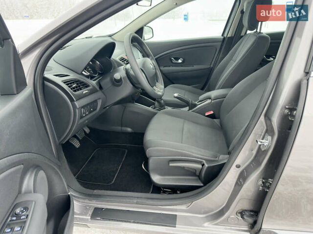 Сірий Рено Флюенс, об'ємом двигуна 1.6 л та пробігом 217 тис. км за 7150 $, фото 44 на Automoto.ua