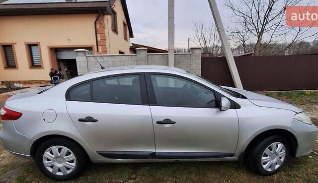 Серый Рено Флюенс, объемом двигателя 1.6 л и пробегом 300 тыс. км за 5800 $, фото 2 на Automoto.ua