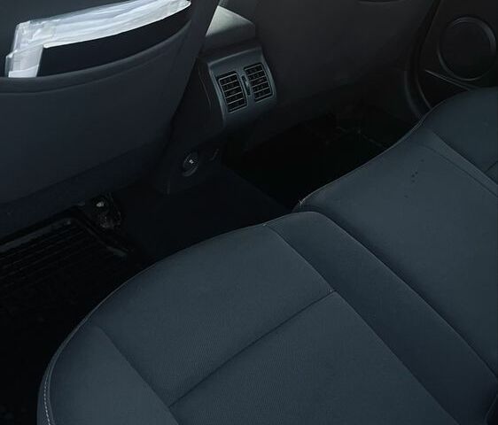 Серый Рено Флюенс, объемом двигателя 1.6 л и пробегом 282 тыс. км за 6300 $, фото 7 на Automoto.ua