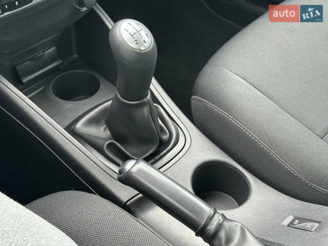Сірий Рено Флюенс, об'ємом двигуна 1.6 л та пробігом 217 тис. км за 7150 $, фото 35 на Automoto.ua