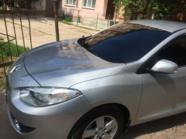 Сірий Рено Флюенс, об'ємом двигуна 2 л та пробігом 74 тис. км за 11000 $, фото 7 на Automoto.ua