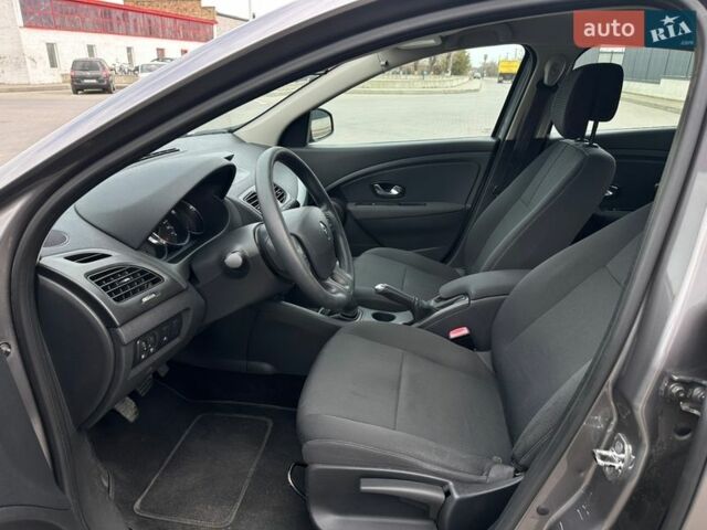 Сірий Рено Флюенс, об'ємом двигуна 1.6 л та пробігом 217 тис. км за 6550 $, фото 41 на Automoto.ua