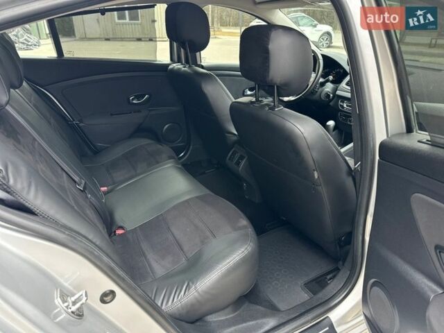 Сірий Рено Флюенс, об'ємом двигуна 1.6 л та пробігом 250 тис. км за 5200 $, фото 19 на Automoto.ua