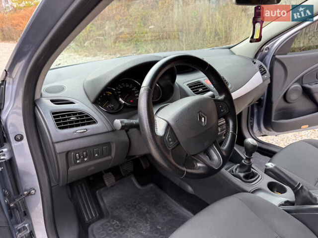 Серый Рено Флюенс, объемом двигателя 1.5 л и пробегом 212 тыс. км за 5950 $, фото 16 на Automoto.ua
