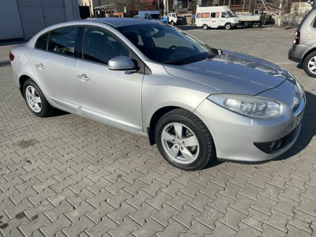 Сірий Рено Флюенс, об'ємом двигуна 2 л та пробігом 155 тис. км за 6000 $, фото 1 на Automoto.ua