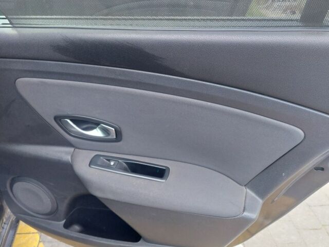 Сірий Рено Флюенс, об'ємом двигуна 1.6 л та пробігом 233 тис. км за 6900 $, фото 17 на Automoto.ua