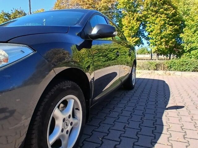 Сірий Рено Флюенс, об'ємом двигуна 1.6 л та пробігом 400 тис. км за 5650 $, фото 13 на Automoto.ua