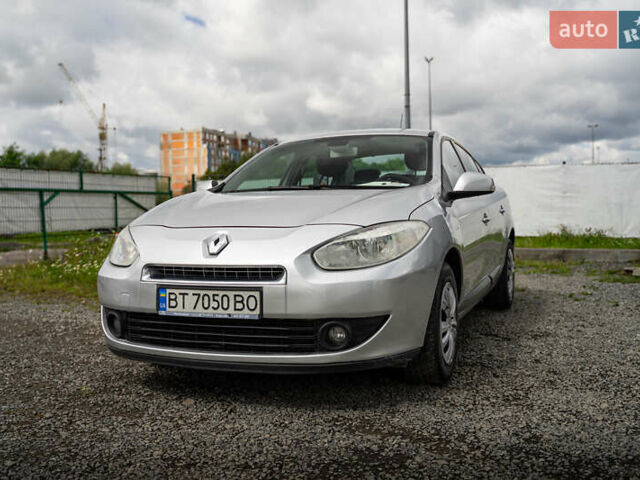Серый Рено Флюенс, объемом двигателя 1.6 л и пробегом 298 тыс. км за 5000 $, фото 1 на Automoto.ua