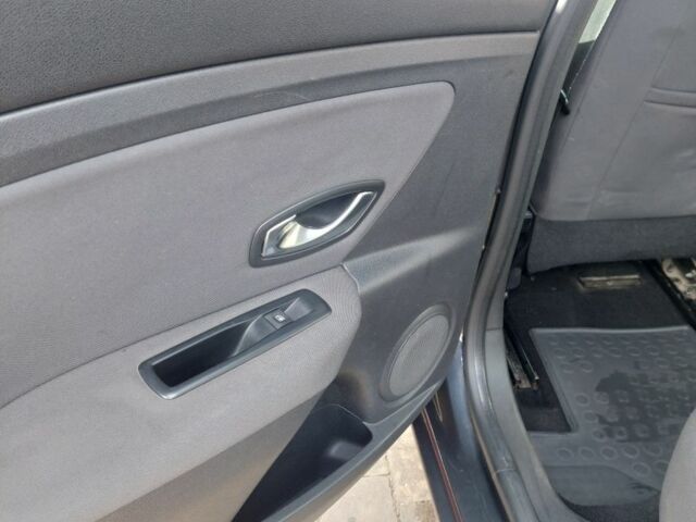 Сірий Рено Флюенс, об'ємом двигуна 1.6 л та пробігом 233 тис. км за 6900 $, фото 16 на Automoto.ua