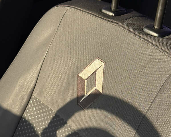 Сірий Рено Флюенс, об'ємом двигуна 1.6 л та пробігом 92 тис. км за 6400 $, фото 7 на Automoto.ua