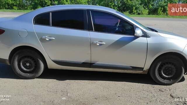 Серый Рено Флюенс, объемом двигателя 1.6 л и пробегом 197 тыс. км за 5400 $, фото 5 на Automoto.ua