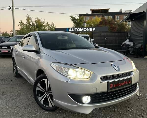 Сірий Рено Флюенс, об'ємом двигуна 2 л та пробігом 261 тис. км за 5200 $, фото 1 на Automoto.ua
