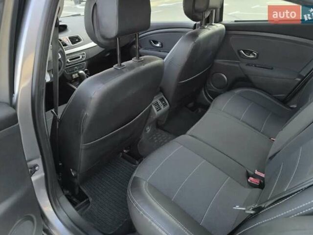 Серый Рено Флюенс, объемом двигателя 1.6 л и пробегом 109 тыс. км за 8499 $, фото 5 на Automoto.ua