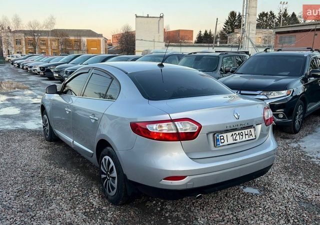 Серый Рено Флюенс, объемом двигателя 1.5 л и пробегом 255 тыс. км за 5850 $, фото 3 на Automoto.ua