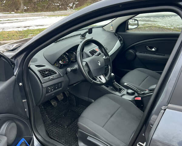 Серый Рено Флюенс, объемом двигателя 1.46 л и пробегом 225 тыс. км за 7500 $, фото 13 на Automoto.ua