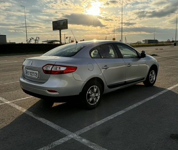 Серый Рено Флюенс, объемом двигателя 1.6 л и пробегом 272 тыс. км за 5200 $, фото 4 на Automoto.ua