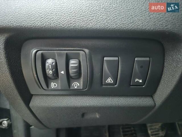 Серый Рено Флюенс, объемом двигателя 1.5 л и пробегом 238 тыс. км за 6700 $, фото 32 на Automoto.ua